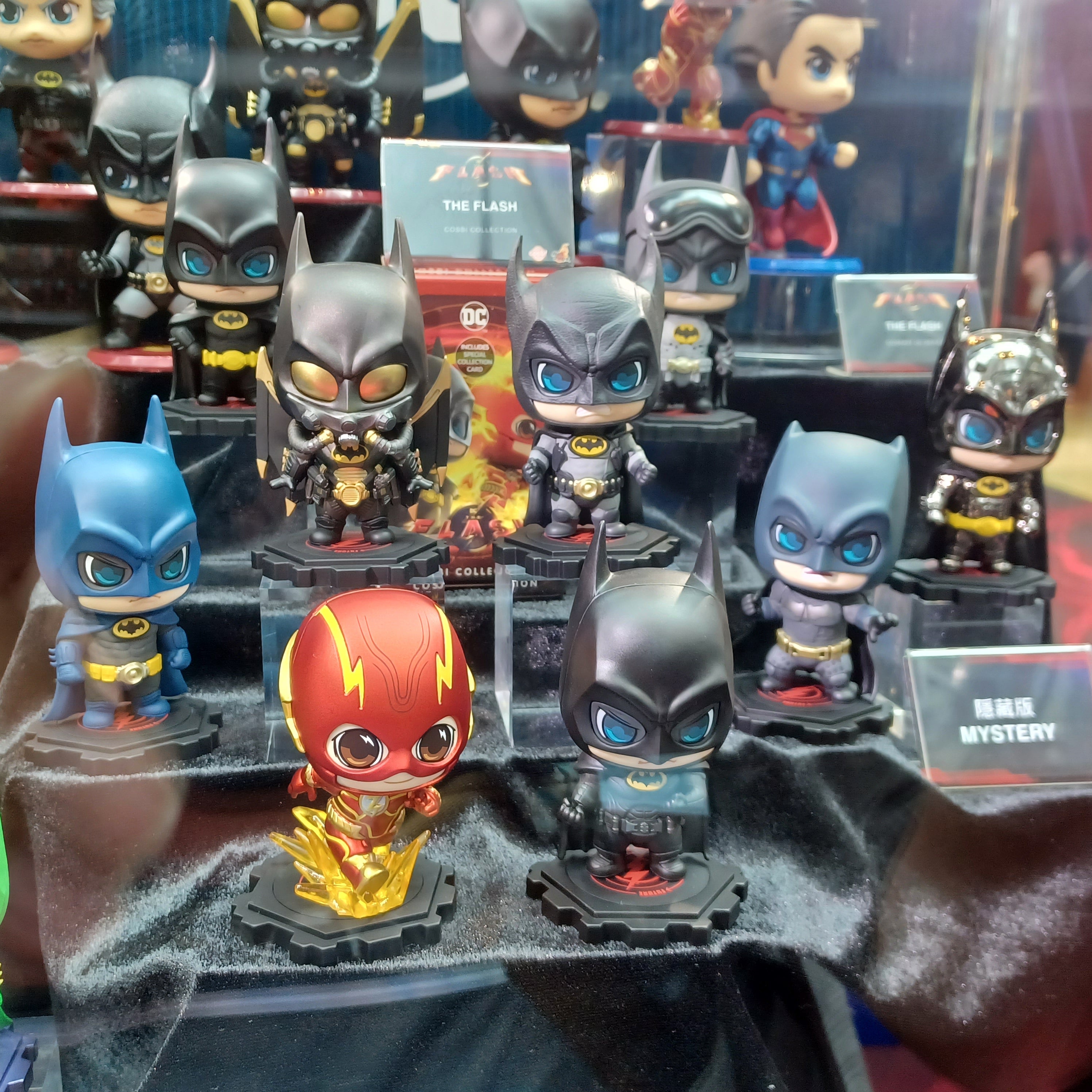 DC Comics x Hot Toys CBX120 THE FLASH Batman Cosbi