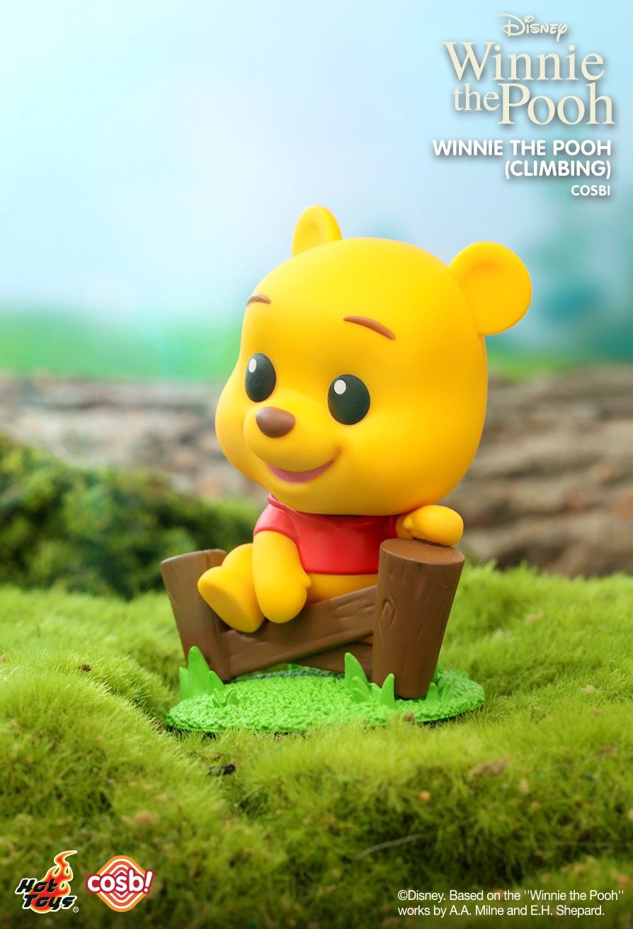 Hot Toys x Disney CBX121 WINNIE THE POOH Cosbi Full box ( Case of 8pcs. )