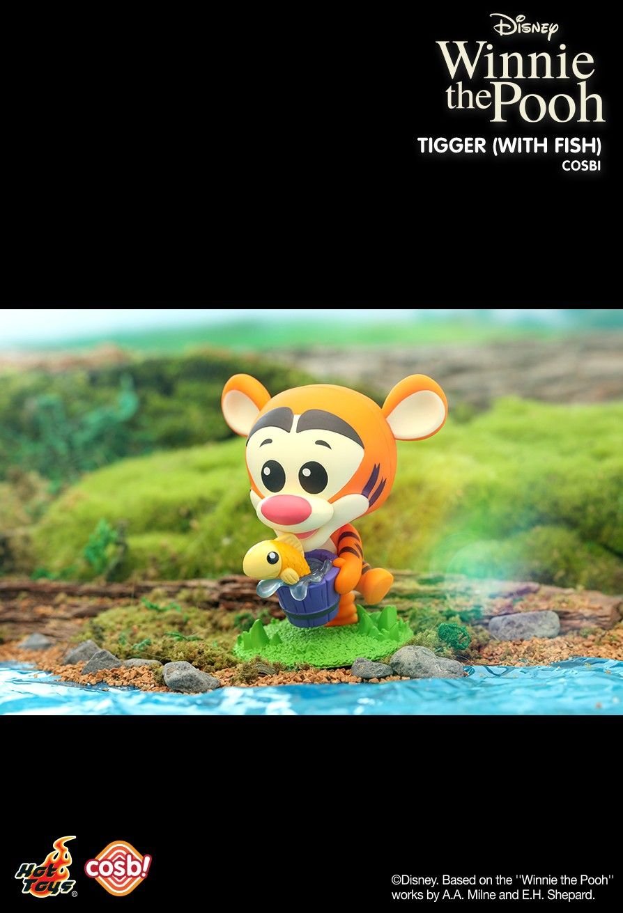 Hot Toys x Disney CBX121 WINNIE THE POOH Cosbi Full box ( Case of 8pcs. )