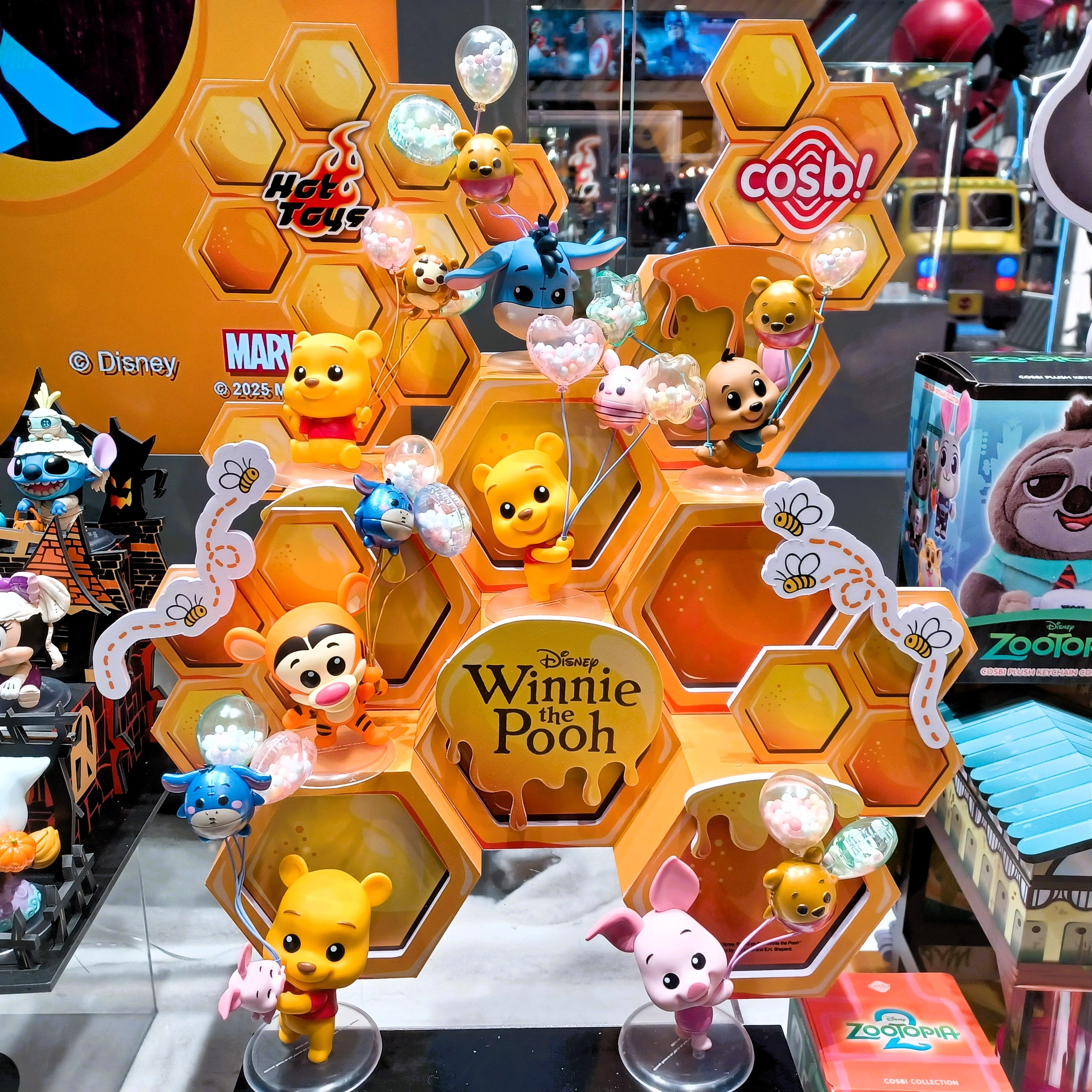 Hot Toys x Disney CBX314 Winnie the Pooh Balloon Cosbi Full Box (Case of 6pcs.)
