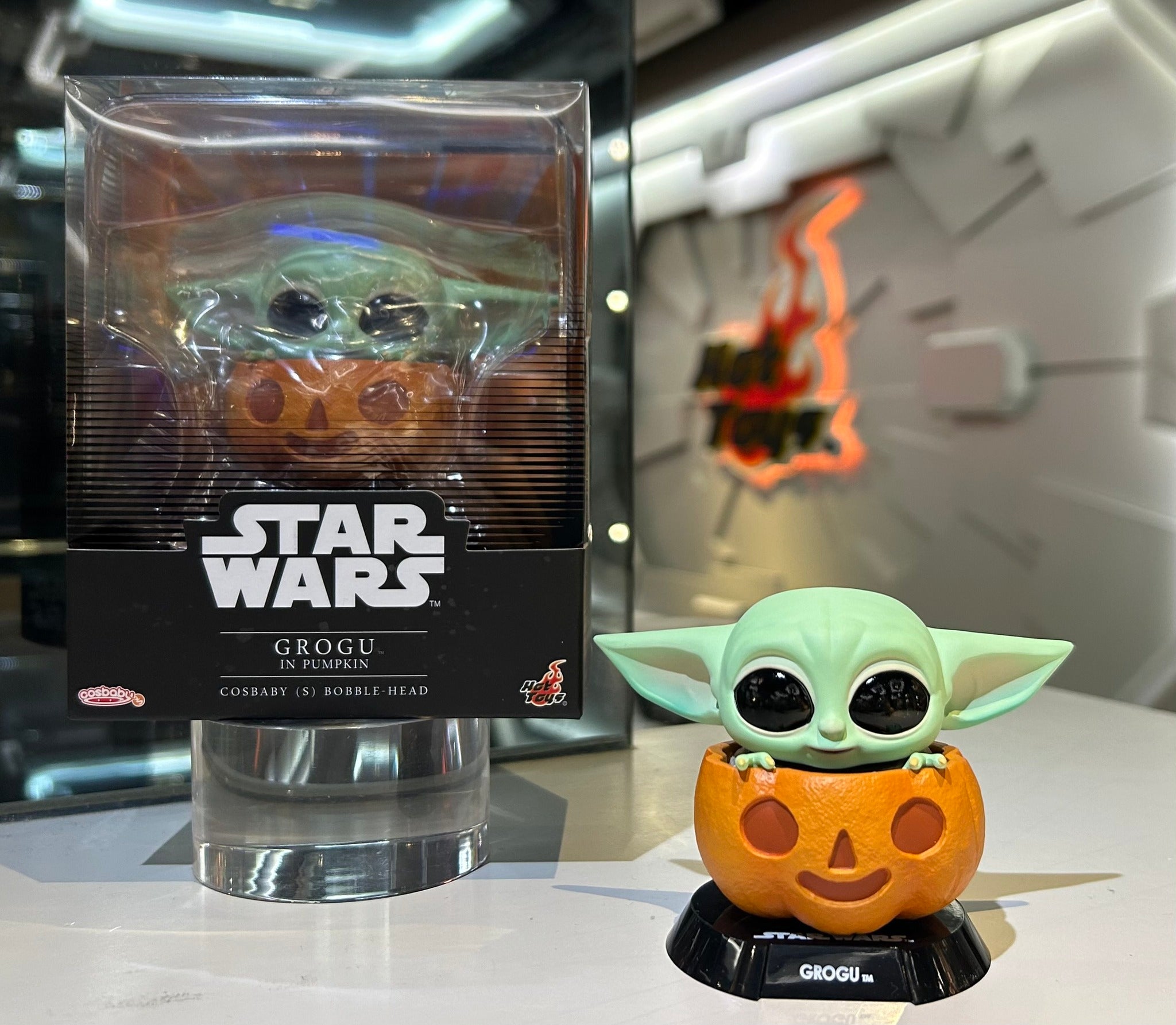 Hot Toys STAR WARS The Mandalorian COSB1063 GROGU IN PUMPKIN Cosbaby