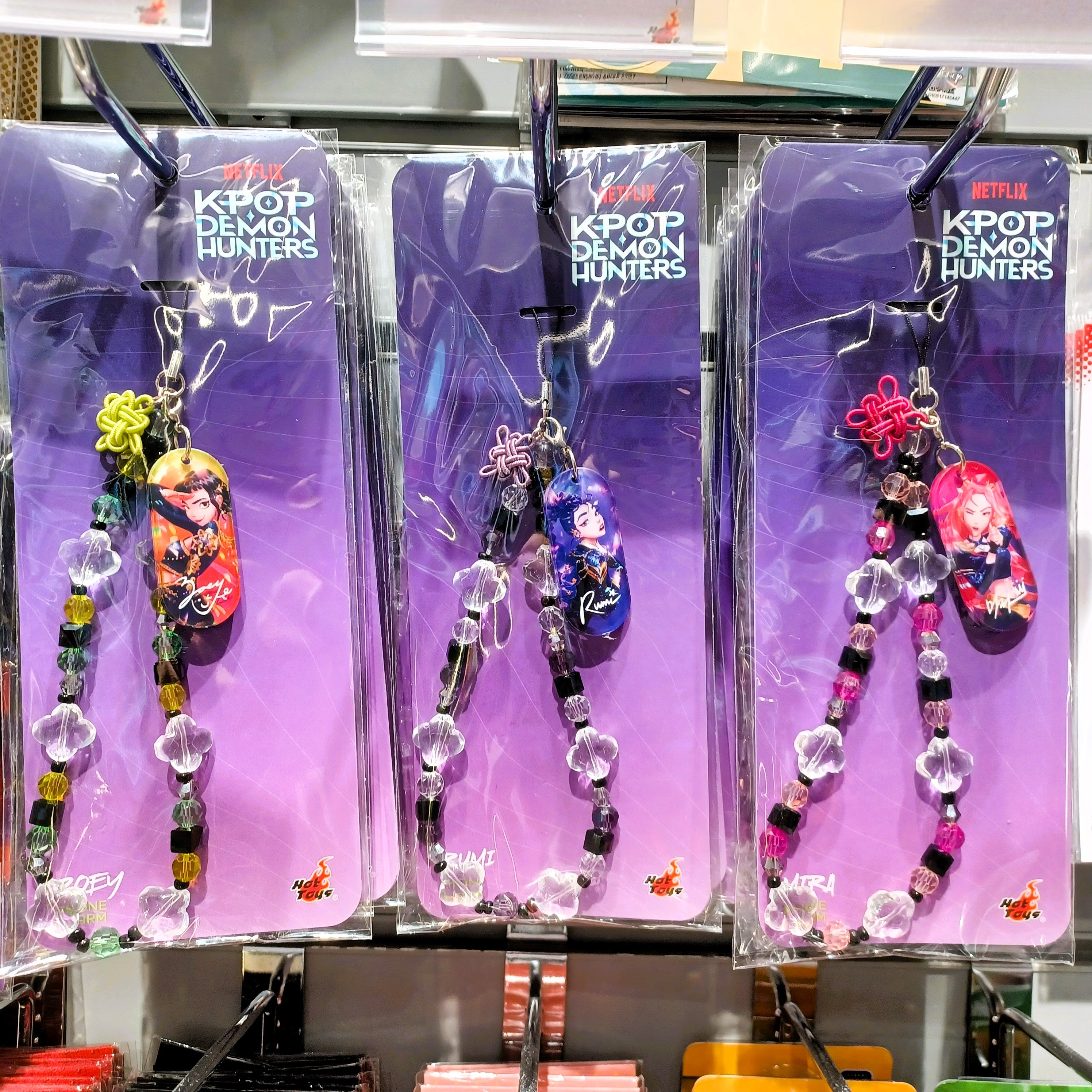 Hot Toys x Netflix K-Pop Demon Hunters ( RUMI, MIRA, ZOEY ) Phone Strap