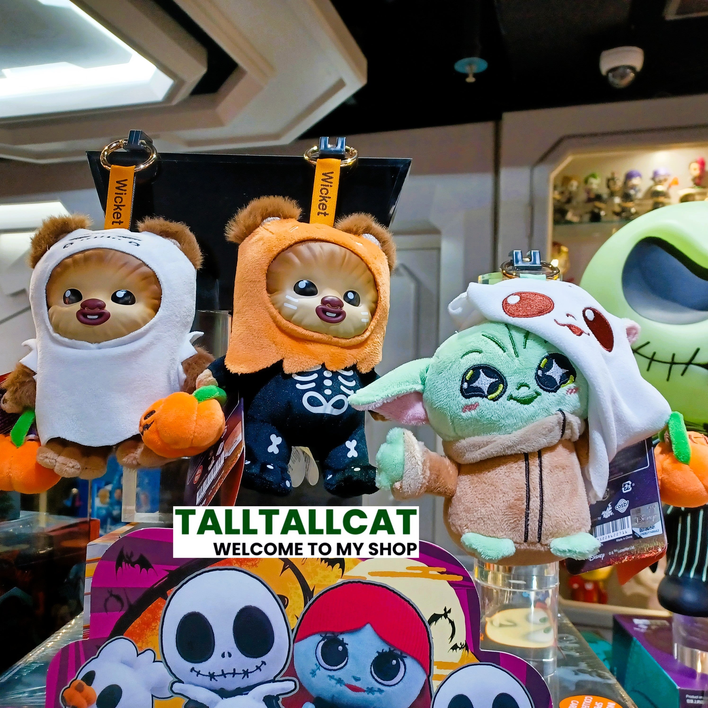 Hot Toys Disney Star Wars Ewoks Wicket & Grogu (Halloween) Cosbi Plush Keychain